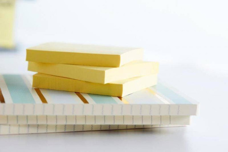 KARTECZKI SAMOPRZYLEPNE 38X51MM 3M POST-IT® 653-1T ŻÓŁTE 24X100 KART