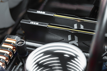 GOODRAM PAMIĘĆ DDR5 IRDM 32GB(2*16GB)/6400 CL32 CZARNA