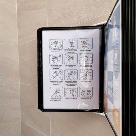 SYSTEM PREZENTACYJNY NAŚCIENNY Z 10 PANELAMI A4 LEVIATAN CZARNY