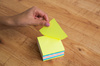 KARTECZKI SAMOPRZYLEPNE 75X75MM D.RECT MIX NEON MANGO 400KART