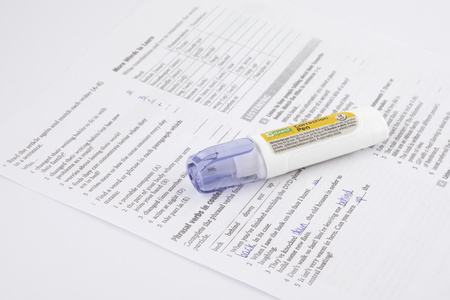 KOREKTOR W PIÓRZE 12ML D.RECT METALOWA KOŃCÓWKA